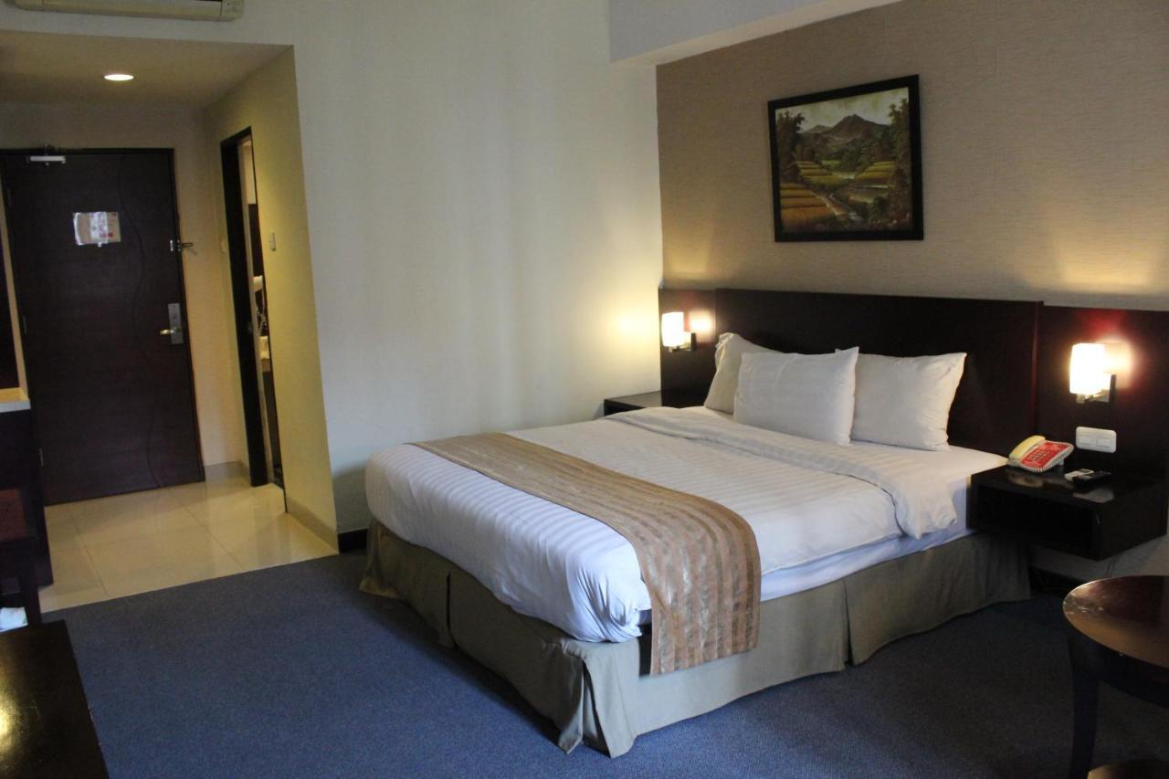 Asialink Premier Karawang Exterior foto