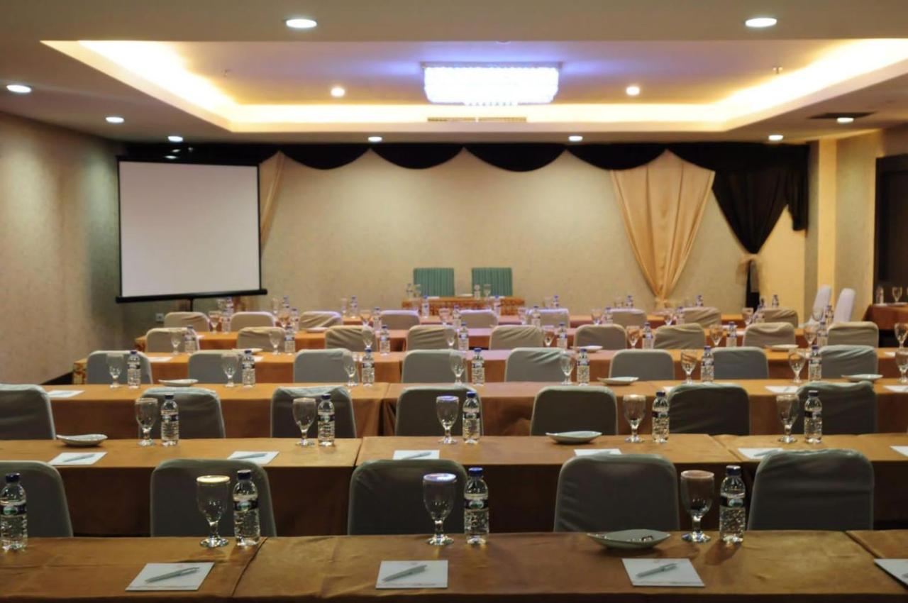 Asialink Premier Karawang Exterior foto