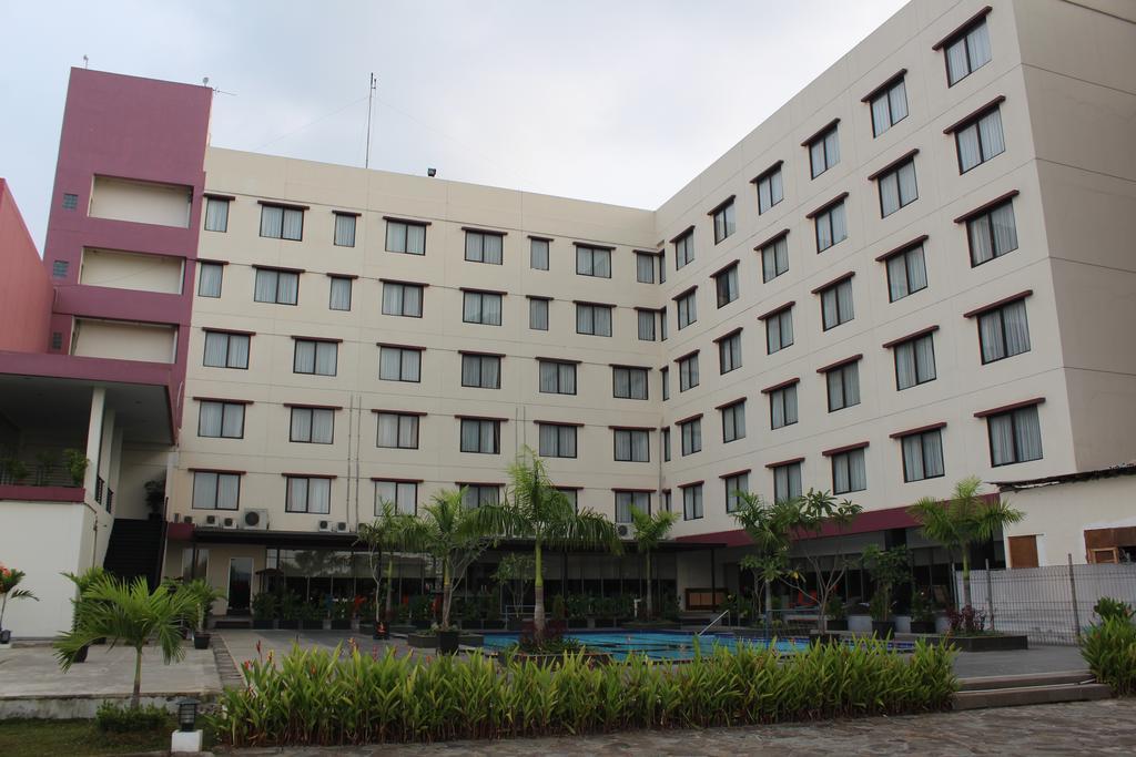Asialink Premier Karawang Exterior foto