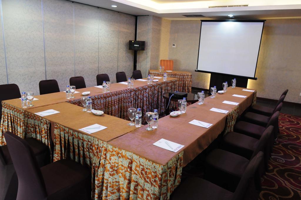 Asialink Premier Karawang Exterior foto